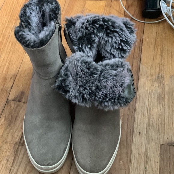 J Slides booties - grey - size 7.5 - Picture 3 of 4